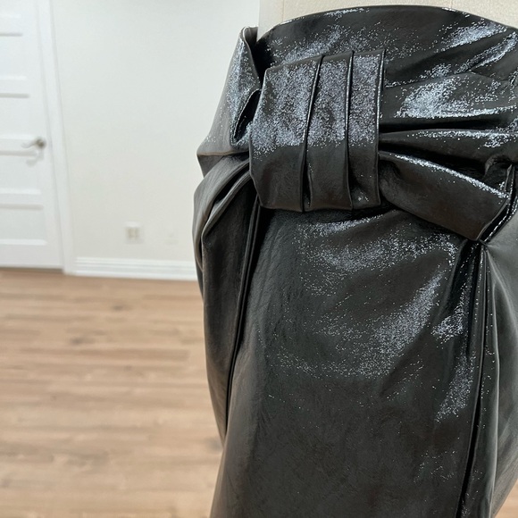 Sunset & Spring Patent Bow Mini Skirt - Picture 14 of 16